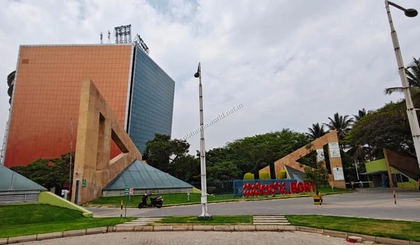 The thriving business environment and extensive tech park facilities providing an ideal corporate ecosystem around Sobha One World