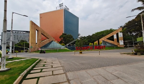 Well paved access roads leading to major IT hubs ensuring a hassle free daily commute for professionals living at Sobha One World