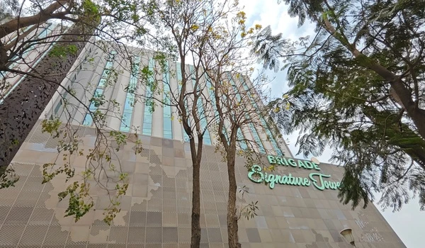 Commuter pathways leading to major employment zones ensuring quick transit for professionals at Sobha One World