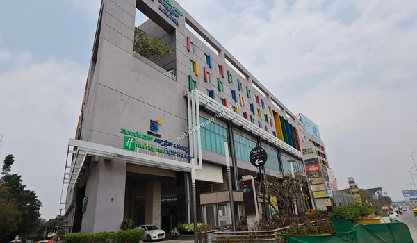 Exclusive gourmet grocery stores and international food markets providing premium culinary ingredients nearby