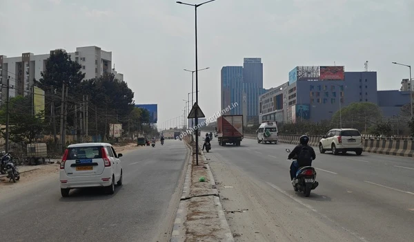 Road diverging towards the underpass ensuring seamless travel and accessibility to the Sobha One World neighborhood